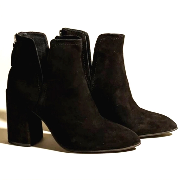 NWT Steve Madden 'Thrived' Genuine Suede Pointy Toe Notched Ankle Booties in Blk - Picture 7 of 7